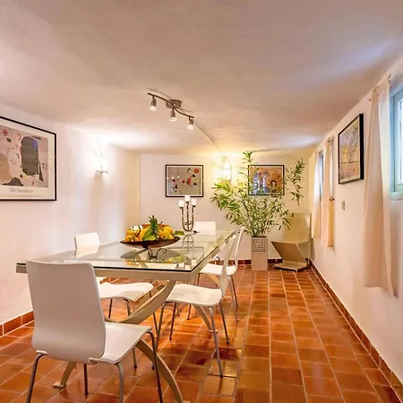 Villa Rafaleta By