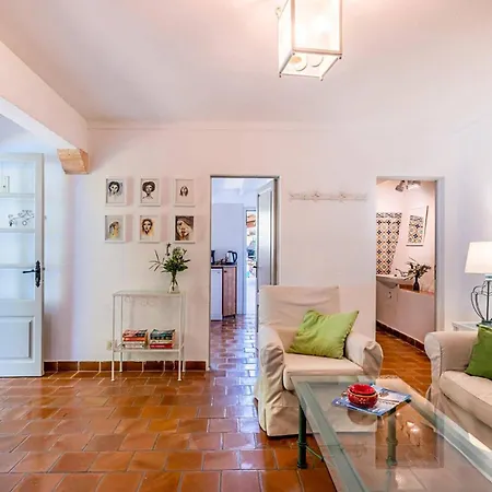 Villa Rafaleta By *